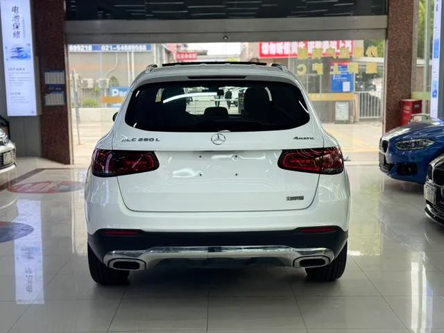 Mercedes-Benz GLC 2022 Restyling GLC 260 L 4MATIC Dynamic interior photo 11 Mercedes-Benz GLC 2022 Restyling GLC 260 L 4MATIC Dynamic interior photo 11