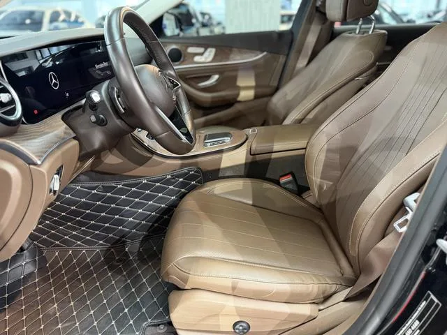 Mercedes-Benz E-Class 2023 Restyling E 300 L Fashionable Passenger car exterior photo 4 Mercedes-Benz E-Class 2023 Restyling E 300 L Fashionable Passenger car exterior photo 4