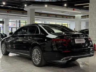 Mercedes-Benz E-Class 2023 Restyling E 300 L Fashionable Passenger car interior photo 14 Mercedes-Benz E-Class 2023 Restyling E 300 L Fashionable Passenger car interior photo 14