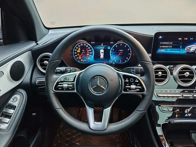 Mercedes-Benz GLC 2022 Restyling GLC 260 L 4MATIC Dynamic interior photo 11 Mercedes-Benz GLC 2022 Restyling GLC 260 L 4MATIC Dynamic interior photo 11