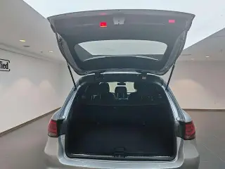 Mercedes-Benz GLC 2022 Restyling GLC 260 L 4MATIC Dynamic interior photo 14 Mercedes-Benz GLC 2022 Restyling GLC 260 L 4MATIC Dynamic interior photo 14