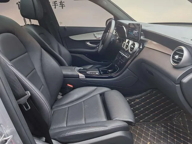 Mercedes-Benz GLC 2022 Restyling GLC 260 L 4MATIC Dynamic interior photo 19 Mercedes-Benz GLC 2022 Restyling GLC 260 L 4MATIC Dynamic interior photo 19