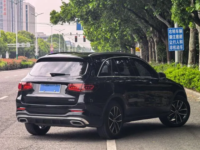 Mercedes-Benz GLC 2022 GLC 260 L 4MATIC De lujo exterior foto 3 Mercedes-Benz GLC 2022 GLC 260 L 4MATIC De lujo exterior foto 3
