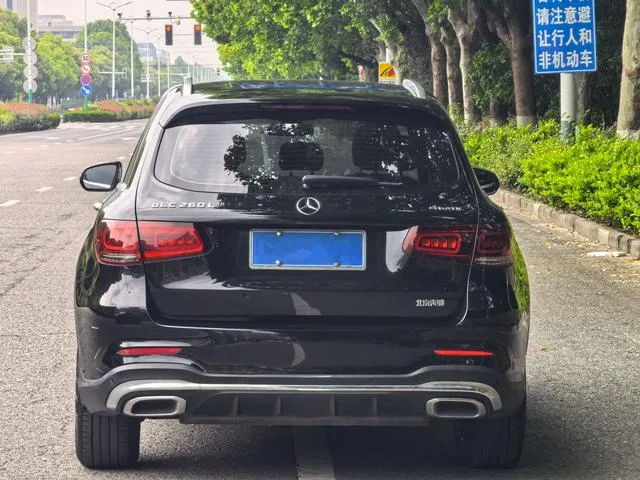 Mercedes-Benz GLC 2022 GLC 260 L 4MATIC De lujo exterior foto 4 Mercedes-Benz GLC 2022 GLC 260 L 4MATIC De lujo exterior foto 4