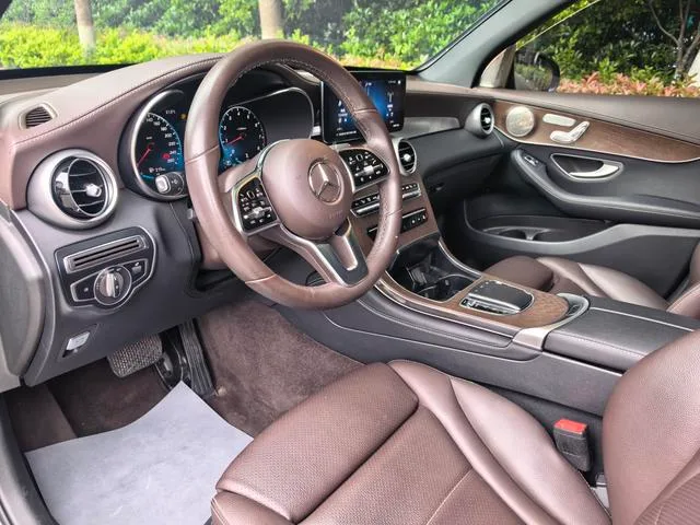 Mercedes-Benz GLC 2022 GLC 260 L 4MATIC De lujo exterior foto 7 Mercedes-Benz GLC 2022 GLC 260 L 4MATIC De lujo exterior foto 7