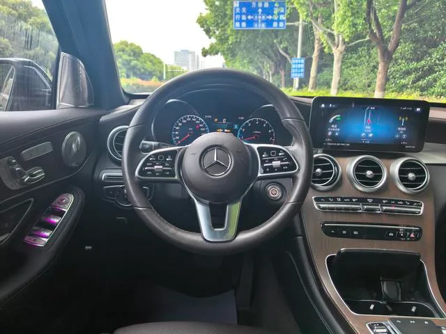 Mercedes-Benz GLC 2022 GLC 260 L 4MATIC De lujo interior foto 11 Mercedes-Benz GLC 2022 GLC 260 L 4MATIC De lujo interior foto 11