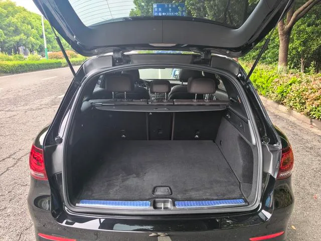 Mercedes-Benz GLC 2022 GLC 260 L 4MATIC De lujo interior foto 14 Mercedes-Benz GLC 2022 GLC 260 L 4MATIC De lujo interior foto 14