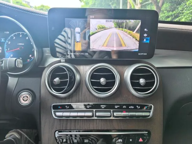 Mercedes-Benz GLC 2022 GLC 260 L 4MATIC De lujo interior foto 15 Mercedes-Benz GLC 2022 GLC 260 L 4MATIC De lujo interior foto 15