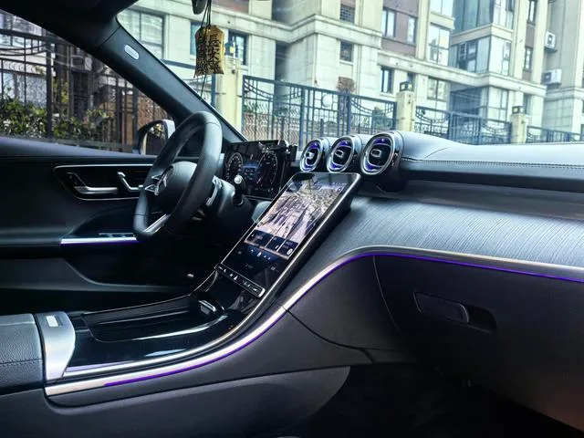 Mercedes-Benz C-Class 2023 C 260 L Sports version interior photo 9 Mercedes-Benz C-Class 2023 C 260 L Sports version interior photo 9