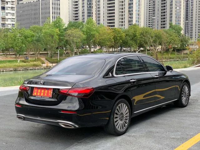 Mercedes-Benz E-Class 2023 Restyling E 300 L Fashionable Passenger car exterior photo 10 Mercedes-Benz E-Class 2023 Restyling E 300 L Fashionable Passenger car exterior photo 10