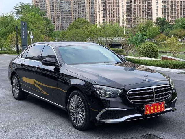 Mercedes-Benz E-Class 2023 Restyling E 300 L Fashionable Passenger car interior photo 11 Mercedes-Benz E-Class 2023 Restyling E 300 L Fashionable Passenger car interior photo 11