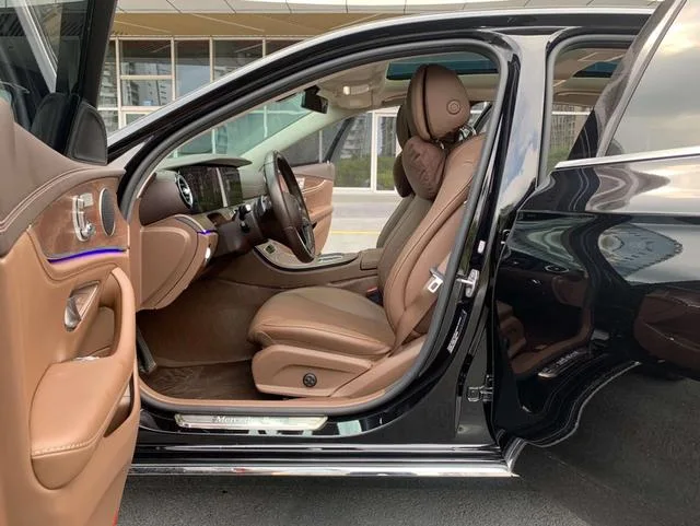 Mercedes-Benz E-Class 2023 Restyling E 300 L Fashionable Passenger car interior photo 13 Mercedes-Benz E-Class 2023 Restyling E 300 L Fashionable Passenger car interior photo 13
