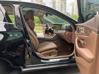 Mercedes-Benz E-Class 2023 Restyling E 300 L Fashionable Passenger car interior photo 16 Mercedes-Benz E-Class 2023 Restyling E 300 L Fashionable Passenger car interior photo 16