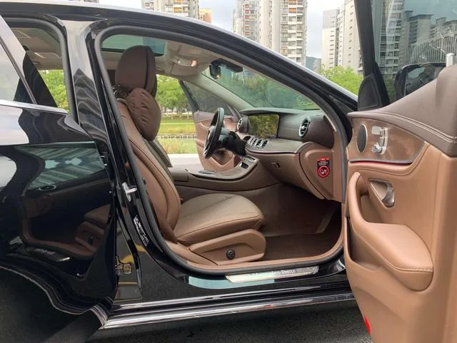 Mercedes-Benz E-Class 2023 Restyling E 300 L Fashionable Passenger car interior photo 19 Mercedes-Benz E-Class 2023 Restyling E 300 L Fashionable Passenger car interior photo 19