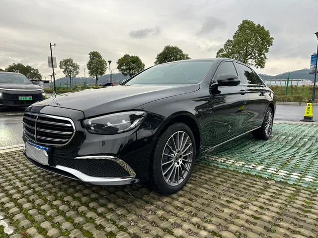 Mercedes-Benz E-Class 2023 E 260 L Passenger car exterior photo 1 Mercedes-Benz E-Class 2023 E 260 L Passenger car exterior photo 1