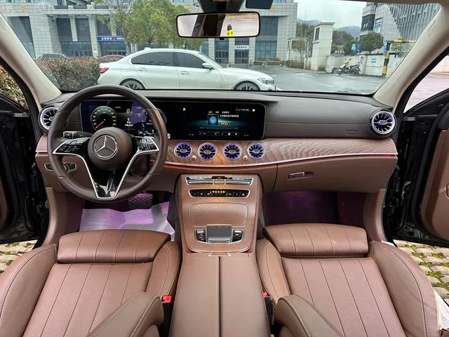 Mercedes-Benz E-Class 2023 E 260 L Passenger car interior photo 12 Mercedes-Benz E-Class 2023 E 260 L Passenger car interior photo 12