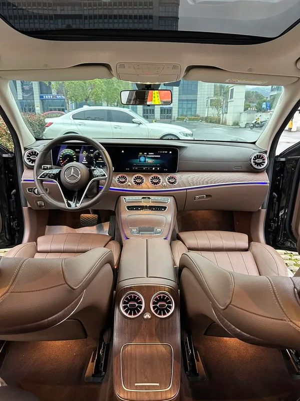 Mercedes-Benz E-Class 2023 E 260 L Passenger car interior photo 15 Mercedes-Benz E-Class 2023 E 260 L Passenger car interior photo 15