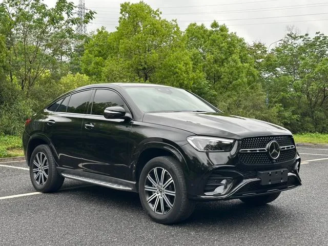 Mercedes-Benz GLE Coupe 2024 GLE 350 4MATIC Coupé SUV De lujo exterior foto 3
