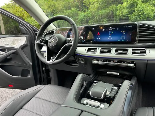 Mercedes-Benz GLE Coupe 2024 GLE 350 4MATIC Coupé SUV De lujo interior foto 13