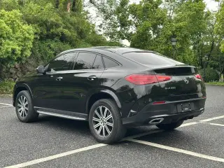 Mercedes-Benz GLE Coupe 2024 GLE 350 4MATIC Coupé SUV De lujo interior foto 15
