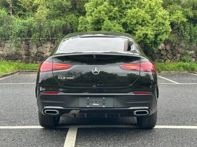 Mercedes-Benz GLE Coupe 2024 GLE 350 4MATIC Coupé SUV De lujo interior foto 17