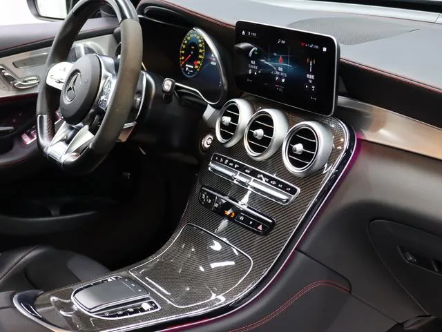 Mercedes-Benz Mercedes-AMG GLC Coupe 2020 AMG GLC 43 4MATIC coupe SUV interior photo 14 Mercedes-Benz Mercedes-AMG GLC Coupe 2020 AMG GLC 43 4MATIC coupe SUV interior photo 14