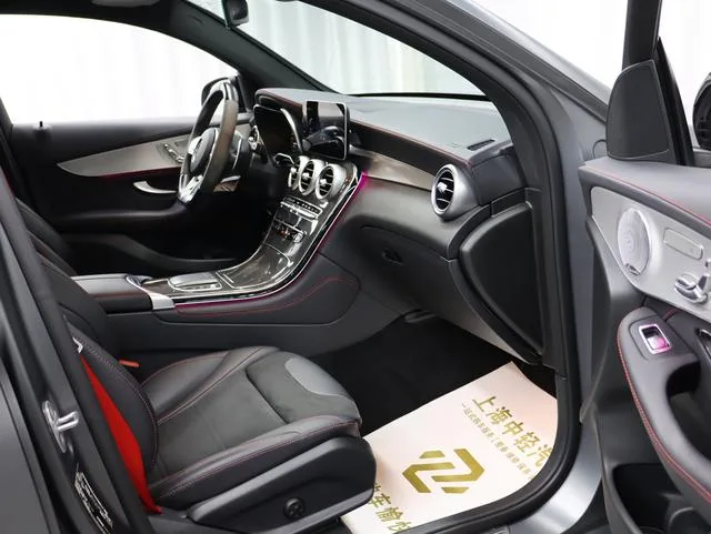 Mercedes-Benz Mercedes-AMG GLC Coupe 2020 AMG GLC 43 4MATIC coupe SUV interior photo 15 Mercedes-Benz Mercedes-AMG GLC Coupe 2020 AMG GLC 43 4MATIC coupe SUV interior photo 15