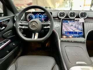 Mercedes-Benz C-Class 2025 C 260 L Versión deportiva interior foto 7 Mercedes-Benz C-Class 2025 C 260 L Versión deportiva interior foto 7