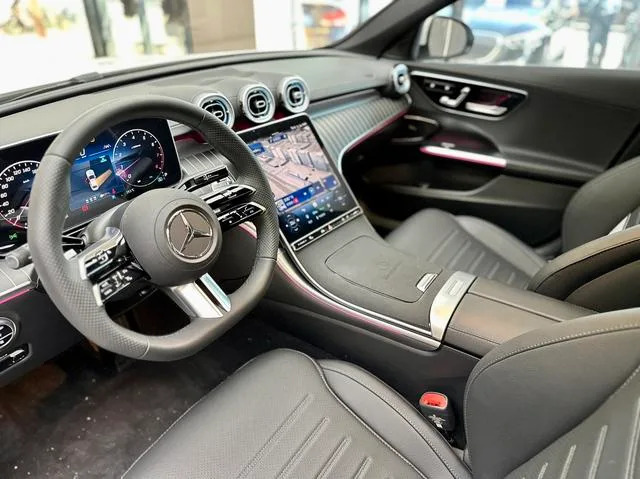 Mercedes-Benz C-Class 2025 C 260 L Versión deportiva interior foto 8 Mercedes-Benz C-Class 2025 C 260 L Versión deportiva interior foto 8