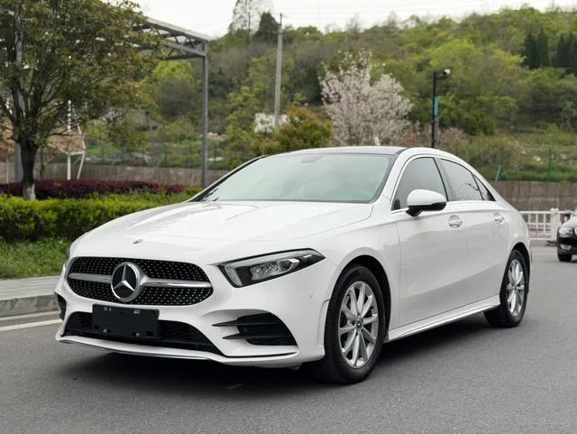 Mercedes-Benz A-Class 2021 A 200 L Sport Sedan Fashion Edition exterior photo 1 Mercedes-Benz A-Class 2021 A 200 L Sport Sedan Fashion Edition exterior photo 1