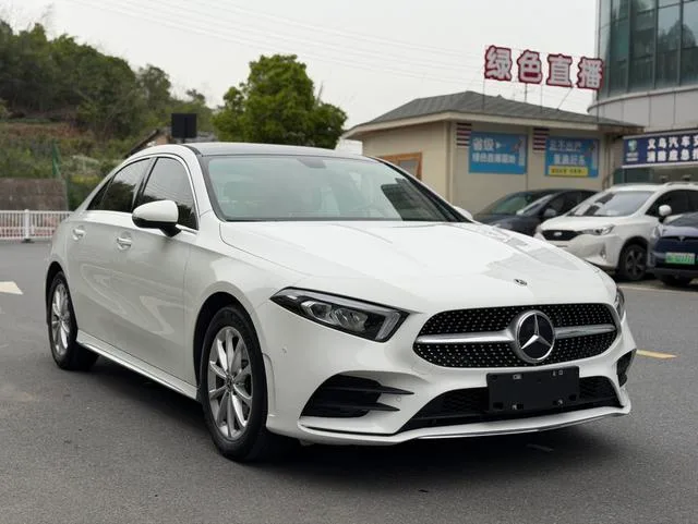 Mercedes-Benz A-Class 2021 A 200 L Sport Sedan Fashion Edition exterior photo 3 Mercedes-Benz A-Class 2021 A 200 L Sport Sedan Fashion Edition exterior photo 3