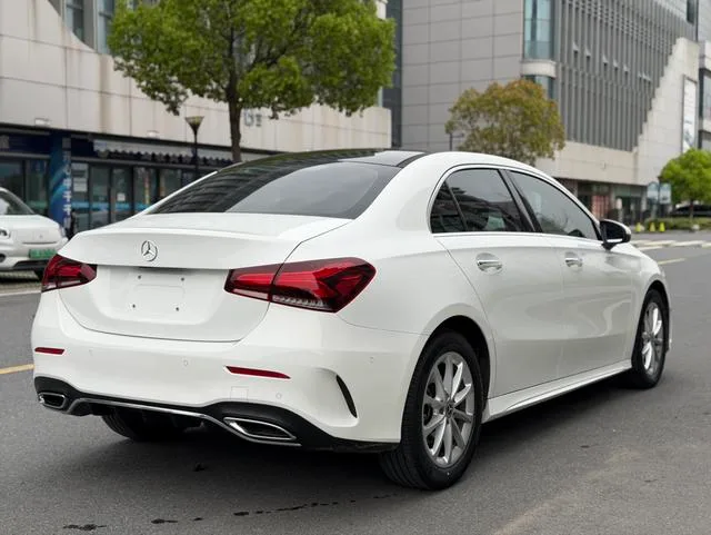 Mercedes-Benz A-Class 2021 A 200 L Sport Sedan Fashion Edition interior photo 13 Mercedes-Benz A-Class 2021 A 200 L Sport Sedan Fashion Edition interior photo 13