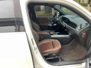 Mercedes-Benz GLB 2022 GLB 200 Type dynamique intérieur photo 15 Mercedes-Benz GLB 2022 GLB 200 Type dynamique intérieur photo 15
