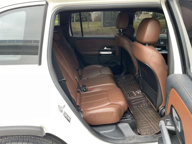 Mercedes-Benz GLB 2022 GLB 200 Type dynamique intérieur photo 16 Mercedes-Benz GLB 2022 GLB 200 Type dynamique intérieur photo 16