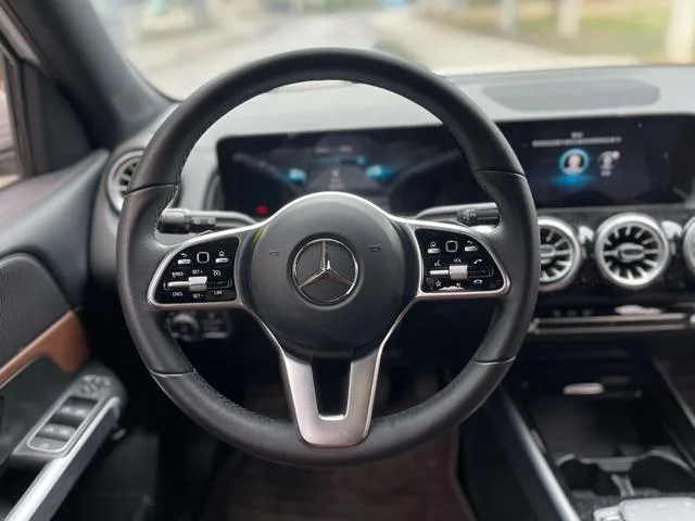 Mercedes-Benz GLB 2022 GLB 200 Type dynamique intérieur photo 18 Mercedes-Benz GLB 2022 GLB 200 Type dynamique intérieur photo 18