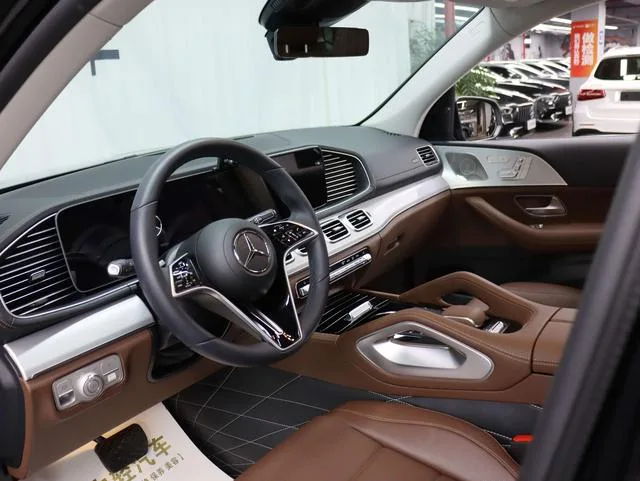 Mercedes-Benz GLS 2025 GLS 450 4MATIC Type dynamique extérieur photo 9