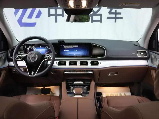 Mercedes-Benz GLS 2025 GLS 450 4MATIC Type dynamique intérieur photo 13
