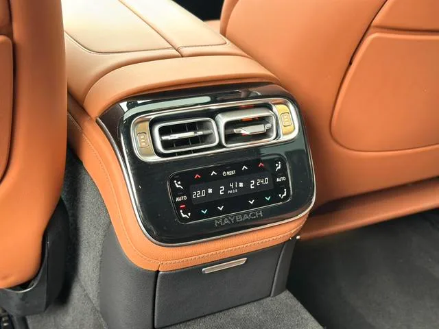 Mercedes-Benz Mercedes-Maybach S-Class 2023 S 480 4MATIC interior photo 12 Mercedes-Benz Mercedes-Maybach S-Class 2023 S 480 4MATIC interior photo 12