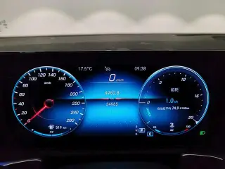 Mercedes-Benz GLB 2023 GLB 220 Dinámico interior foto 11