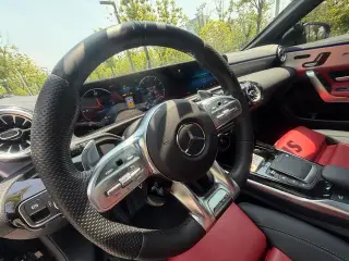 Mercedes-Benz Mercedes-AMG A-Class 2022 AMG A 35 4MATIC intérieur photo 9