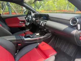 Mercedes-Benz Mercedes-AMG A-Class 2022 AMG A 35 4MATIC intérieur photo 12