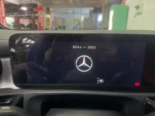 Mercedes-Benz Mercedes-AMG A-Class 2022 AMG A 35 4MATIC intérieur photo 13