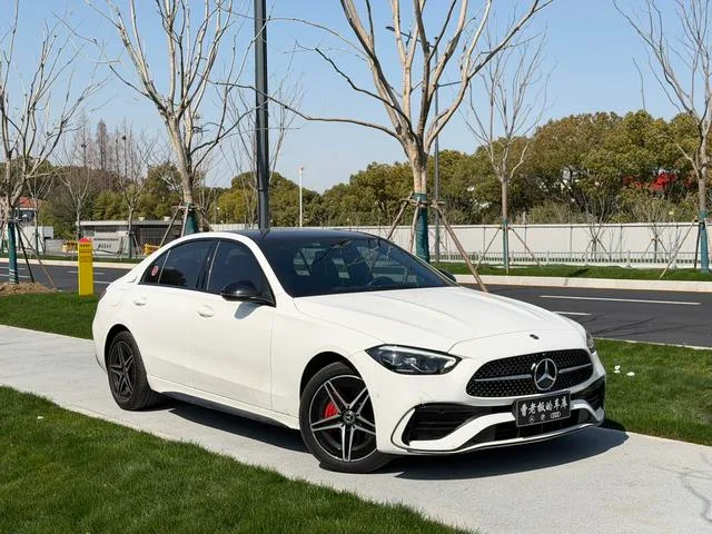 Mercedes-Benz C-Class 2023 C 260 L Version sportive de la nuit Hao extérieur photo 3 Mercedes-Benz C-Class 2023 C 260 L Version sportive de la nuit Hao extérieur photo 3