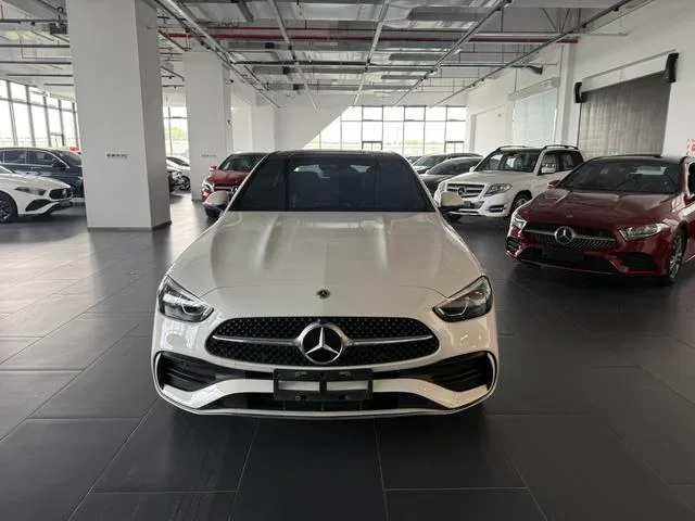 Mercedes-Benz C-Class 2022 C 260 L Versión deportiva exterior foto 2 Mercedes-Benz C-Class 2022 C 260 L Versión deportiva exterior foto 2