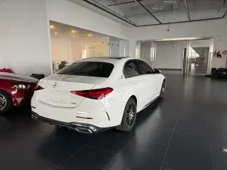Mercedes-Benz C-Class 2022 C 260 L Versión deportiva exterior foto 3 Mercedes-Benz C-Class 2022 C 260 L Versión deportiva exterior foto 3