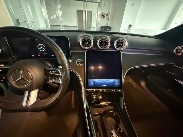Mercedes-Benz C-Class 2022 C 260 L Versión deportiva interior foto 9 Mercedes-Benz C-Class 2022 C 260 L Versión deportiva interior foto 9