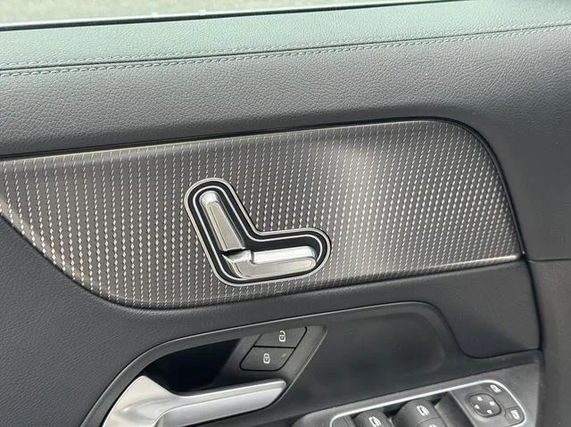 Mercedes-Benz GLA 2022 GLA 200 interior photo 9 Mercedes-Benz GLA 2022 GLA 200 interior photo 9