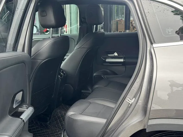 Mercedes-Benz GLA 2022 GLA 200 interior photo 10 Mercedes-Benz GLA 2022 GLA 200 interior photo 10