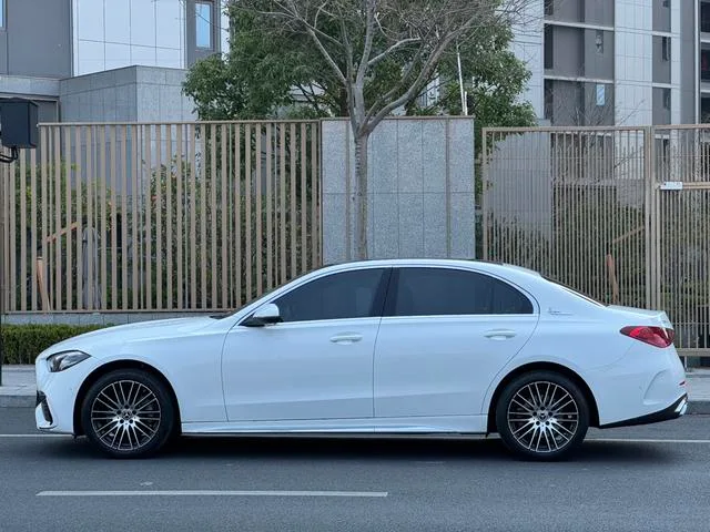 Mercedes-Benz C-Class 2023 C 260 L Sports version exterior photo 5 Mercedes-Benz C-Class 2023 C 260 L Sports version exterior photo 5