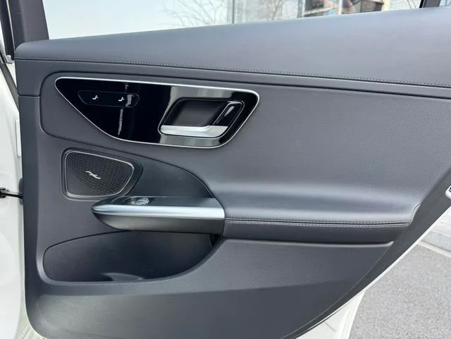 Mercedes-Benz C-Class 2023 C 260 L Sports version interior photo 17 Mercedes-Benz C-Class 2023 C 260 L Sports version interior photo 17